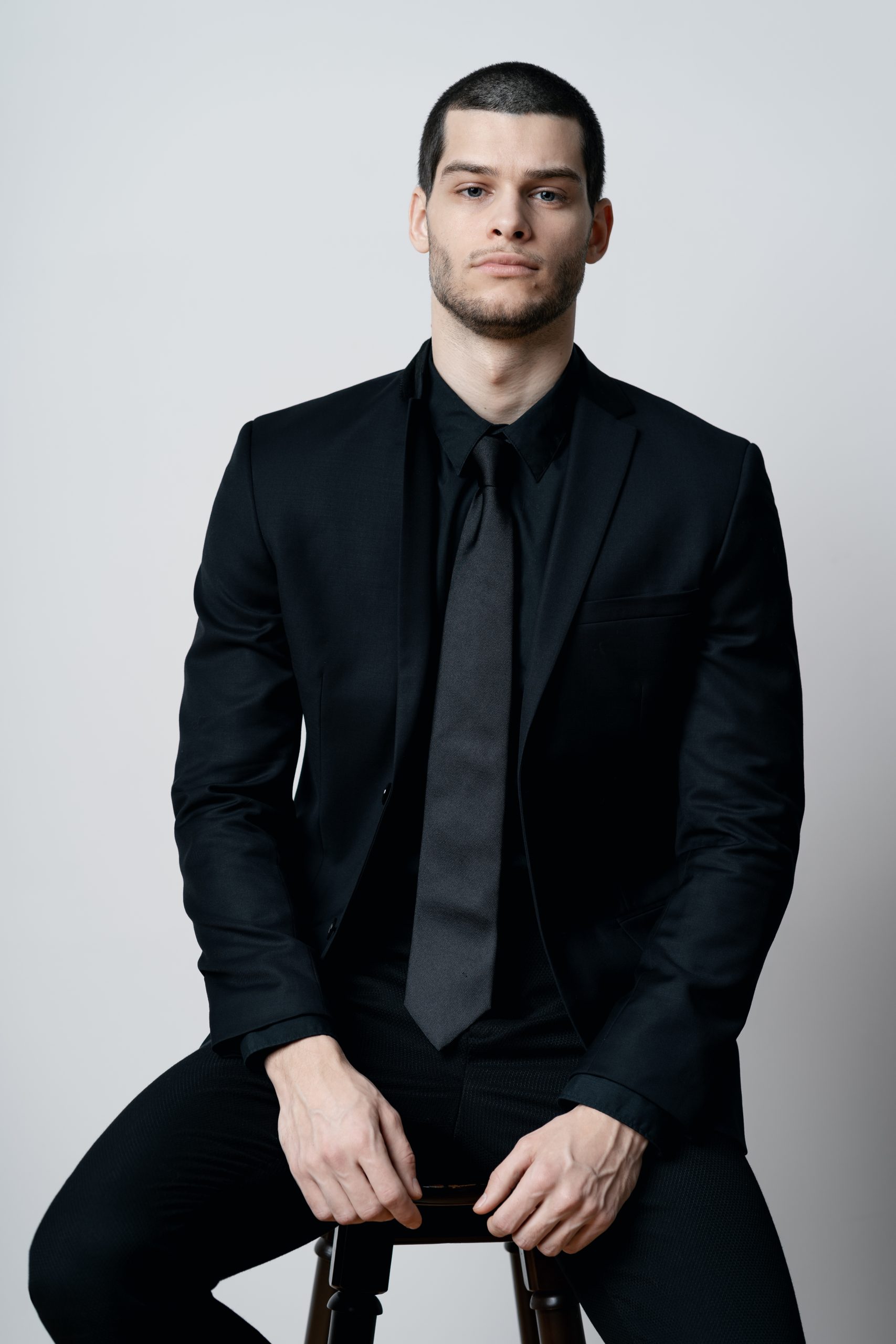 MONVERA Signature All-Black Formal Blazer